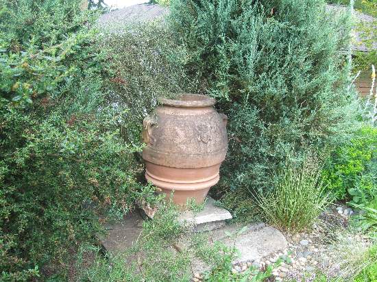 7-22 large urn